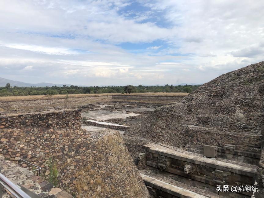 “踏迹古文明、晓看日月辉”— 除夕墨西哥金字塔一日游记