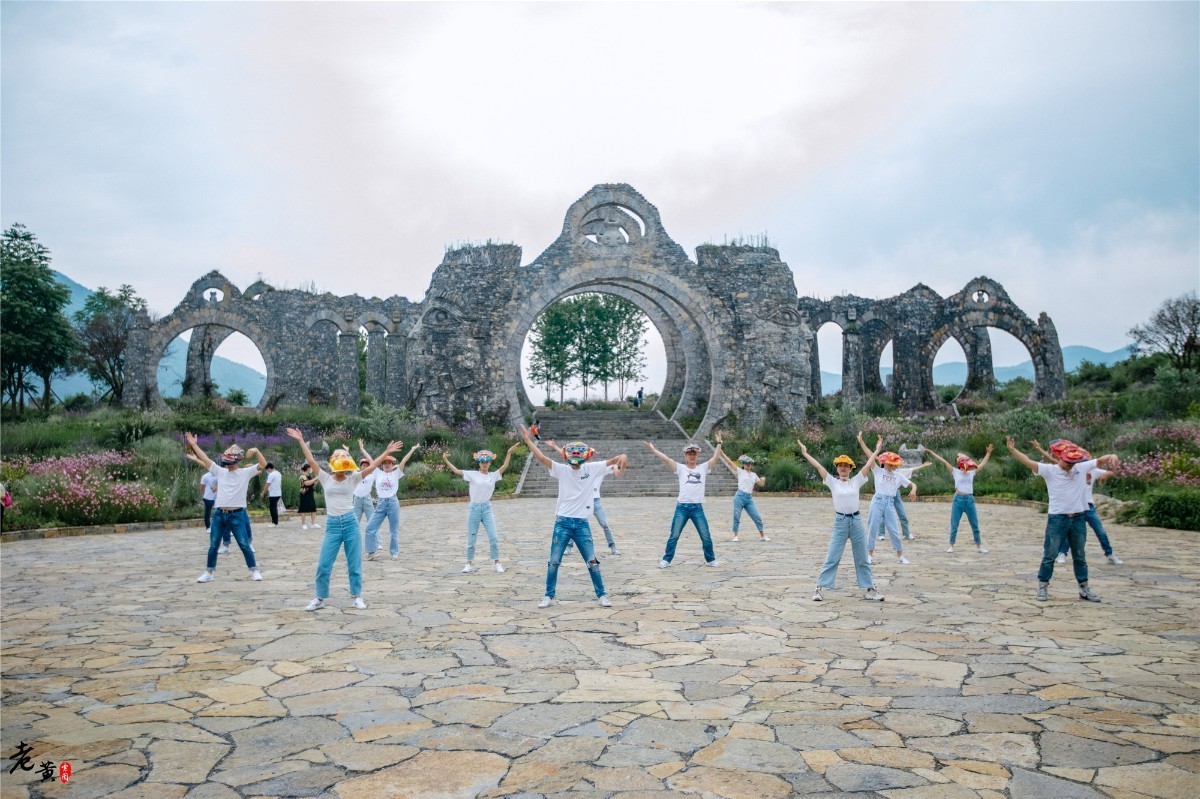 酉阳叠石花谷生命之源,酉阳叠石花谷景区4月份开花