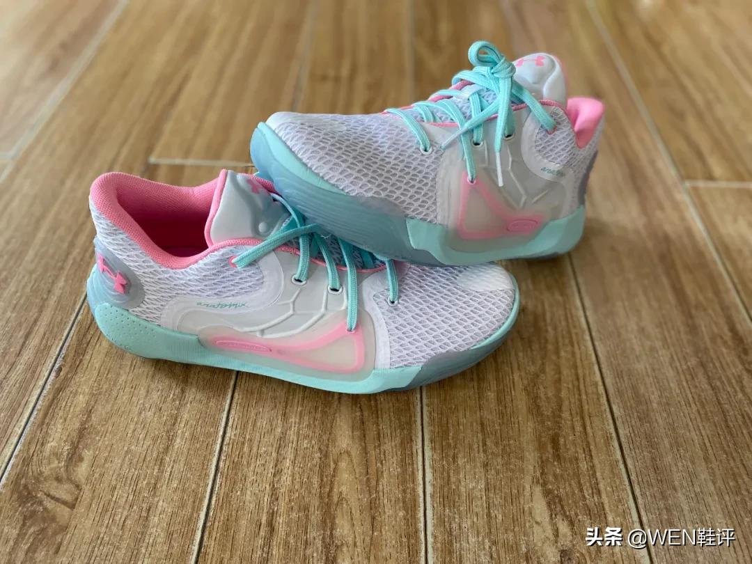*男猛**必入鞋款?在NBA赛场上出现的“最后”一双UA球鞋值得被铭记