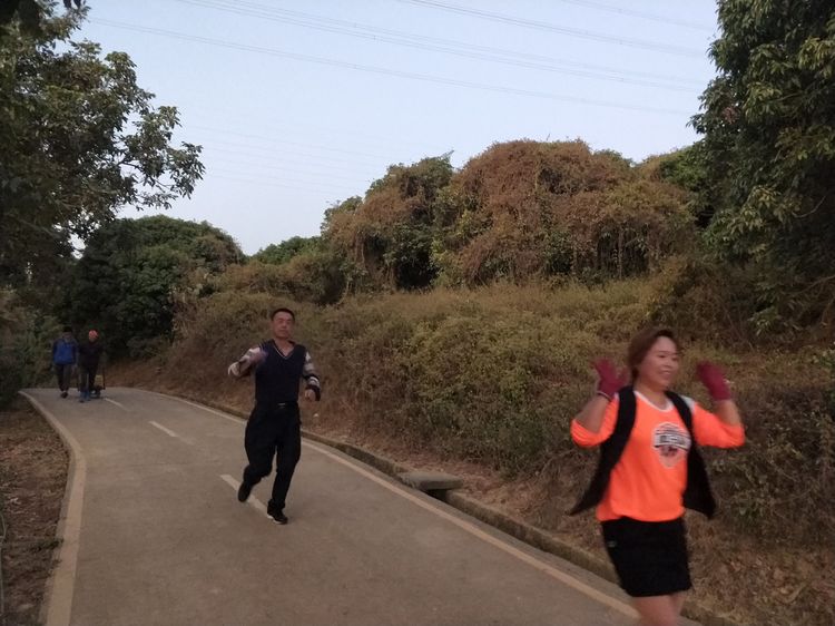 魅力深马，微马同行！六约微马助力深圳国际马拉松