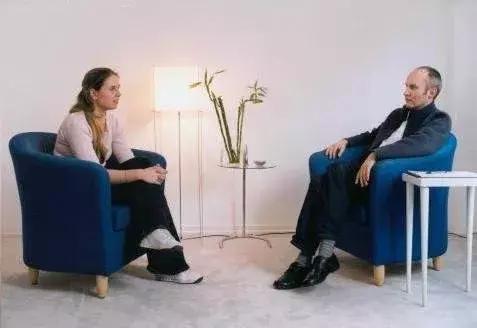 怎样安慰亲人过世的家属,得知同事家里亲人过世安慰的话