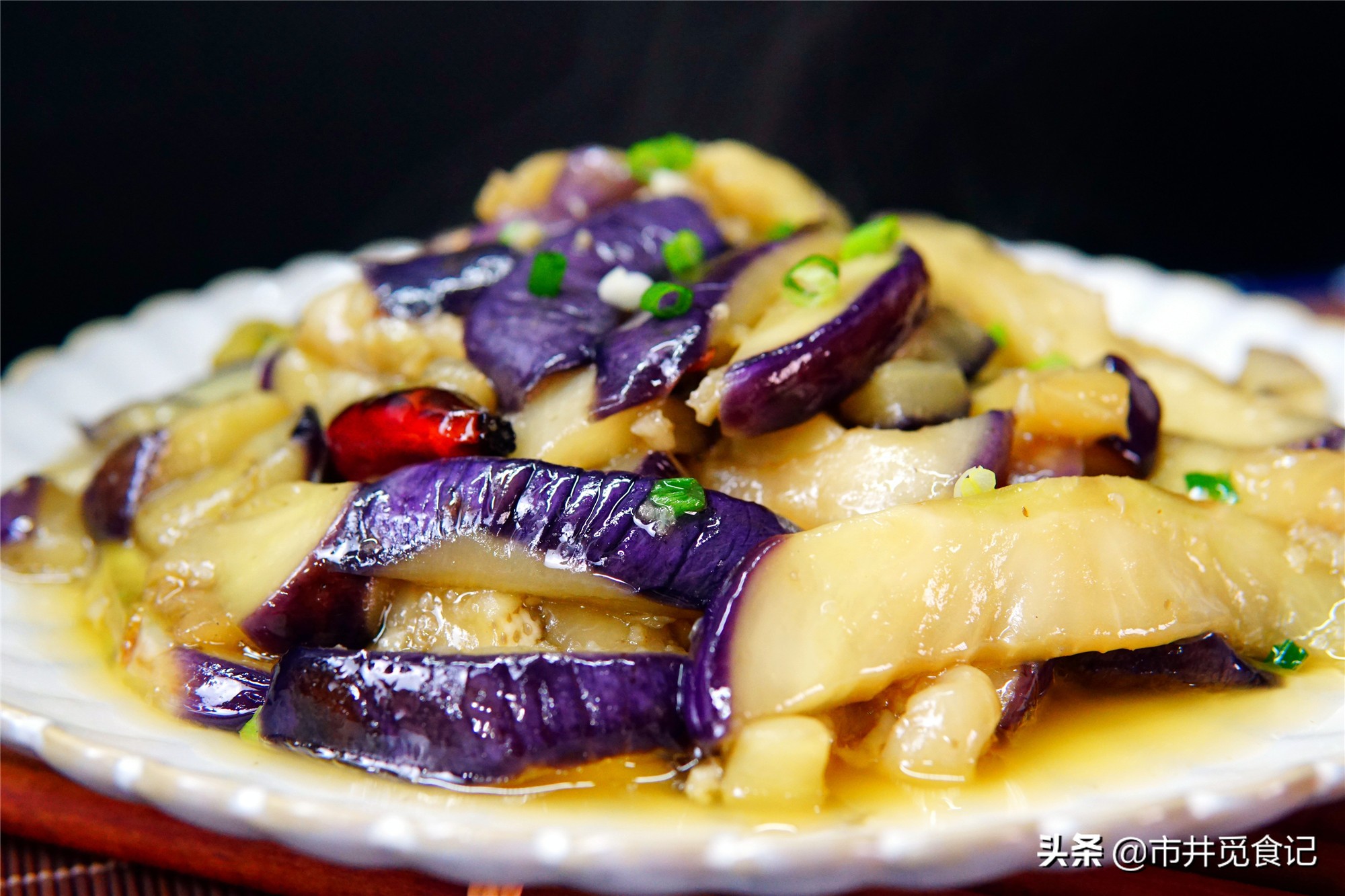 炒茄子费油只需小技巧,茄子不要直接下锅炒费油还不入味