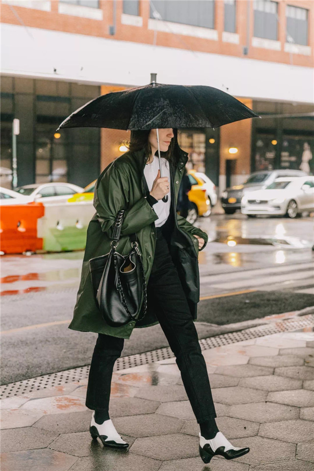 秋冬季哪种裤型百搭,冬季什么样的裤型好看又百搭