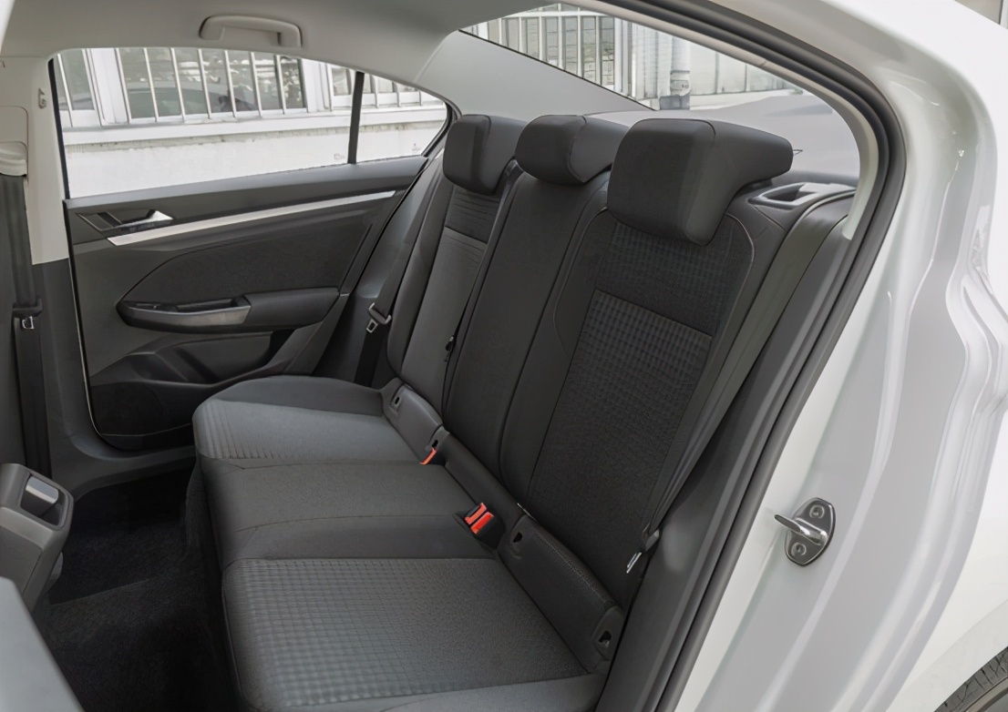 宝来为什么那么多人喜欢买,为什么宝来要用价格贵的6at