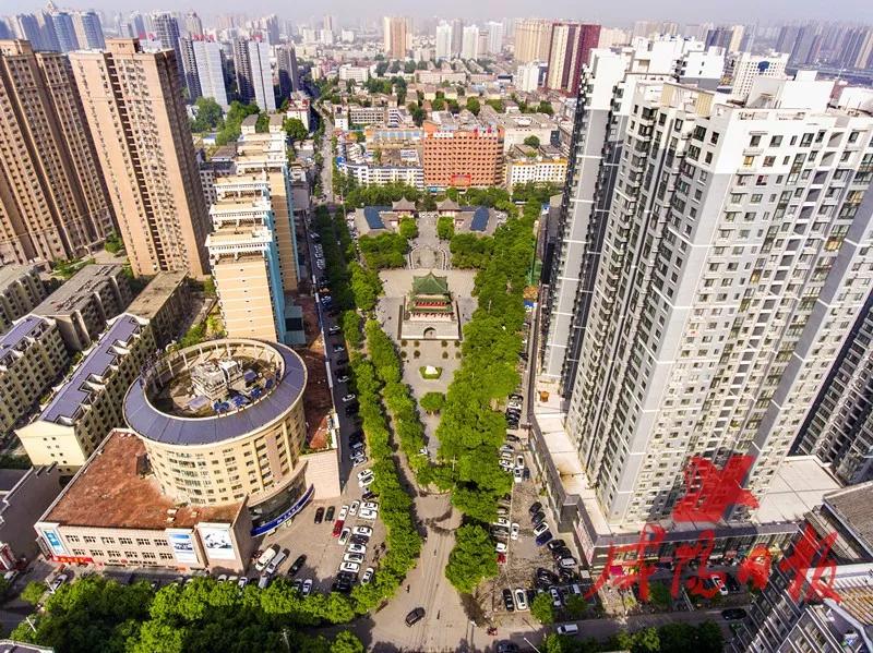 忆往昔岁月峥嵘看今朝风韵犹存,忆往昔岁月峥嵘看今朝成就辉煌