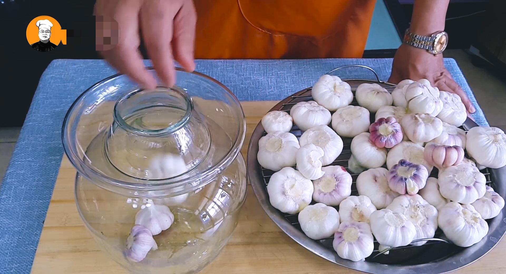 糖醋蒜最正宗的做法和配料比例,腌的糖醋蒜不坏三年了还能吃吗