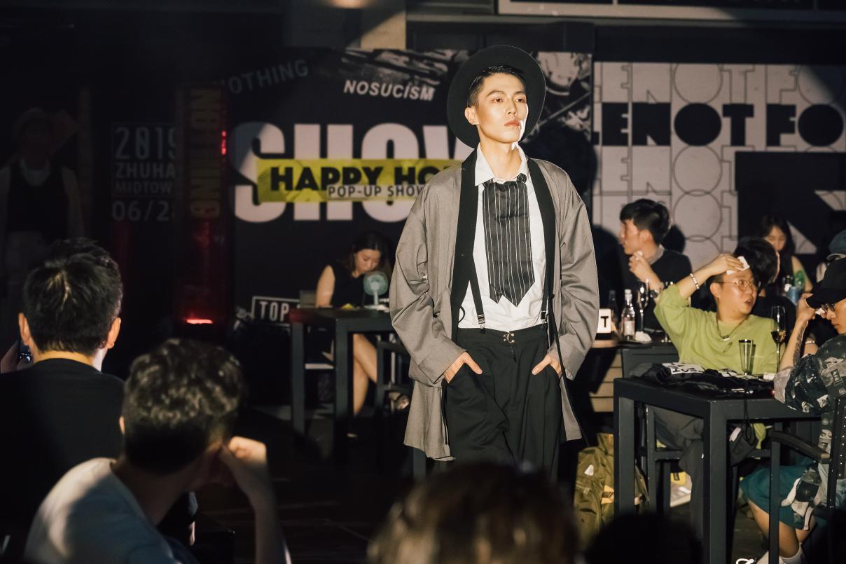 把秀场搬到室外,把秀场搬进酒吧