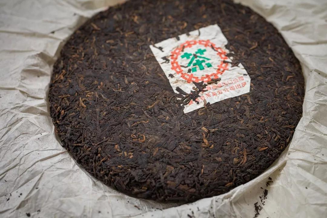 2018年中茶大红印生茶口感,中茶2013的2019年茶出厂有陈化吗