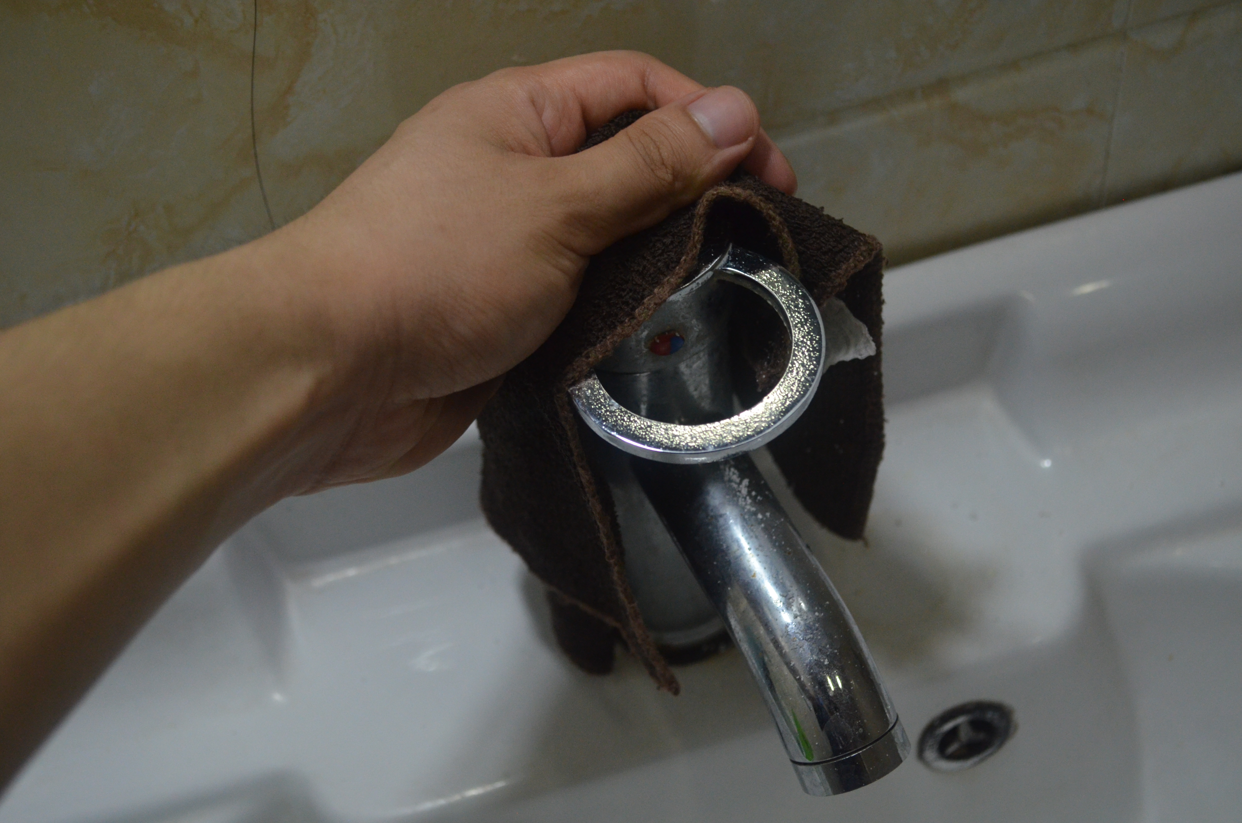 洗衣粉加盐兑水,洗衣粉加小苏打卫生间