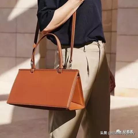 2022年度很火包包,2020年最潮时尚的小众包包推荐