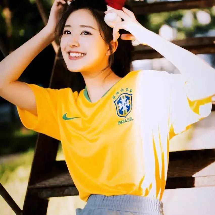 【足球头像】超美女生足球头像！