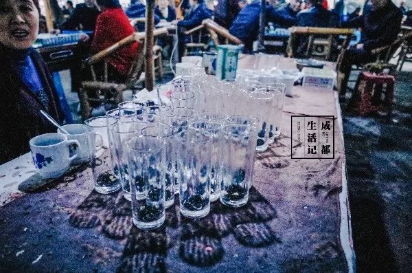 成都同根生,成都北门对比南门