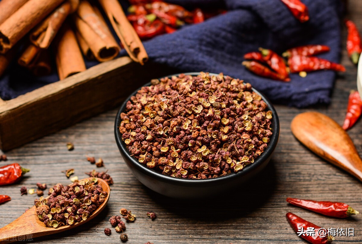 老鸭汤怎么炖才又嫩又烂,炖老鸭汤放什么调料好