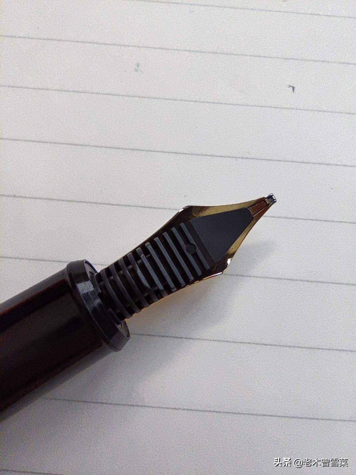 比较细的金尖钢笔,黄色笔尖和金尖钢笔区别