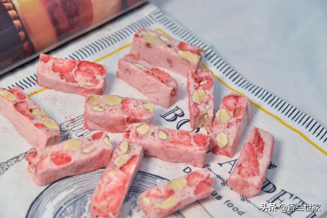 「香兰教程」熬糖版牛轧糖，这样做的牛轧糖好像草莓味的云朵