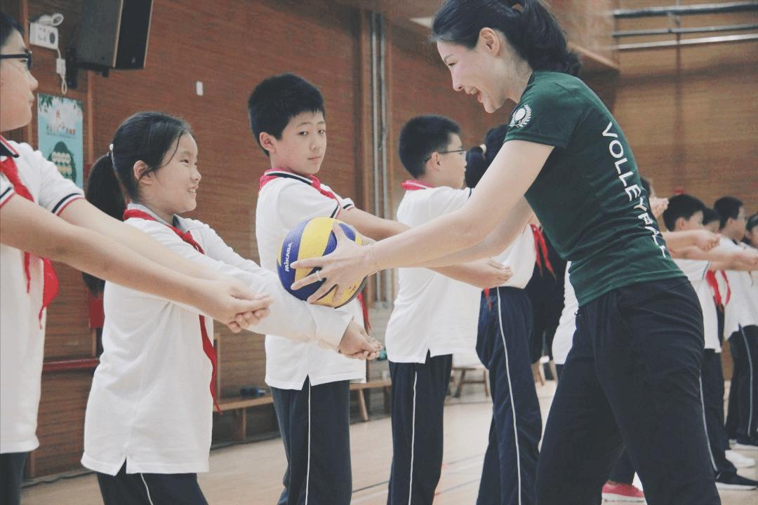 郎平奥运快手连线谈李盈莹,中国女排李盈莹和郎平视频