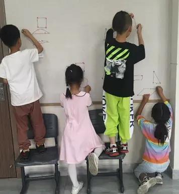 探索游戏玩法卡通图,几何图形游戏