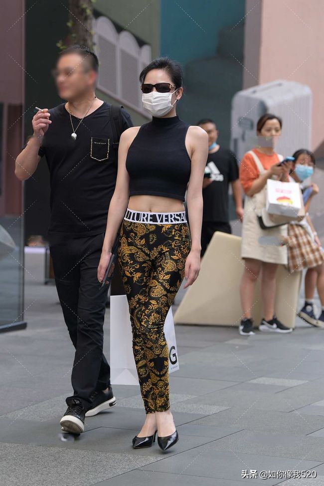 印花蝴蝶包臀吊带裙微胖穿搭,法式吊带连衣裙气质穿搭