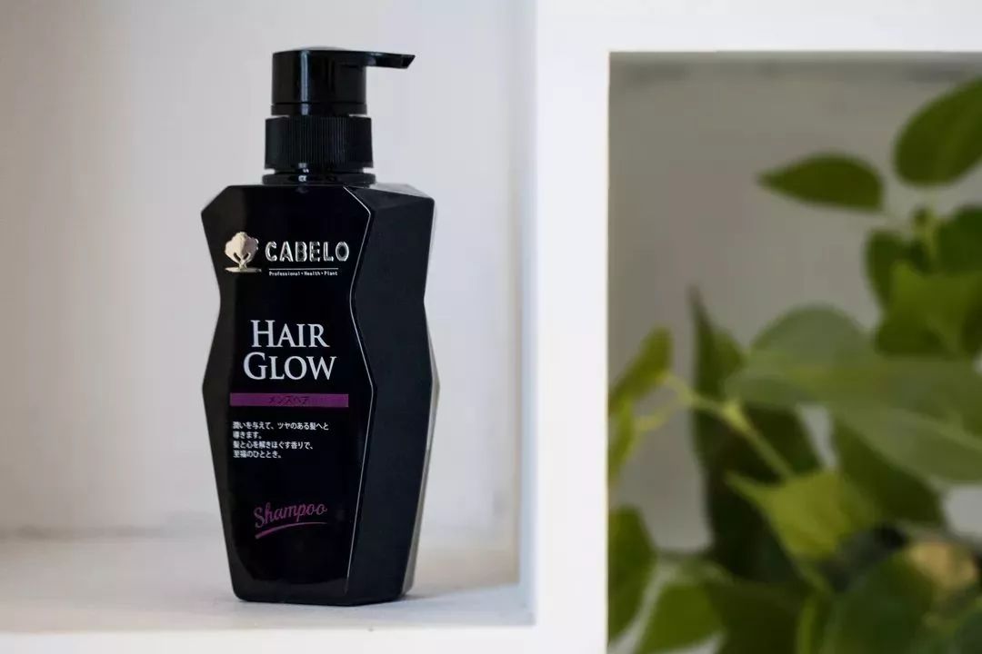 “十男八秃”的日本男人疯抢这瓶小黑钻!让头发不再掉了