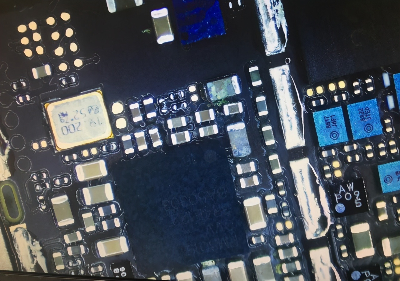 手机湿水急救方法,手机进水的后遗症咋治