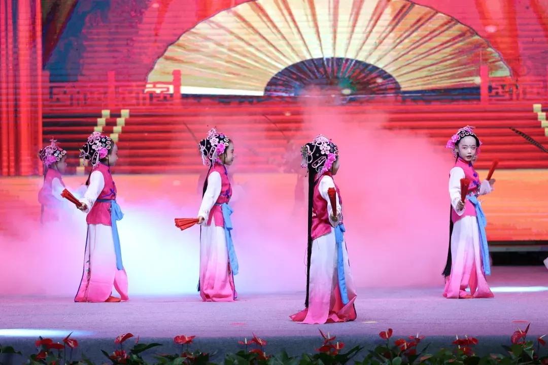 剑阁县鼓楼幼儿园庆祝中国*产党共**成立100周年暨毕业典礼文艺汇演