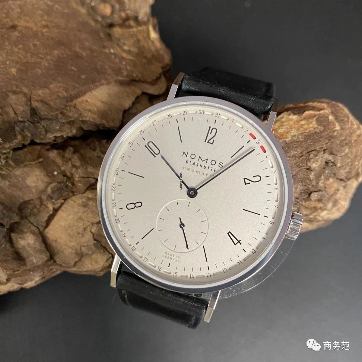 男士2万预算的表,男人36岁预算6万买什么表最合适