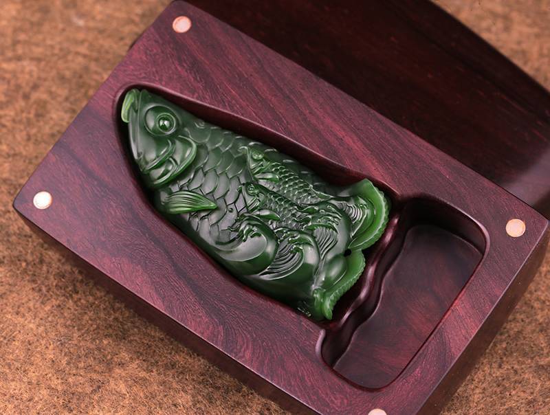 五彩斑斓的和田玉家族！这抹价值不菲万的“绿”来自何方？