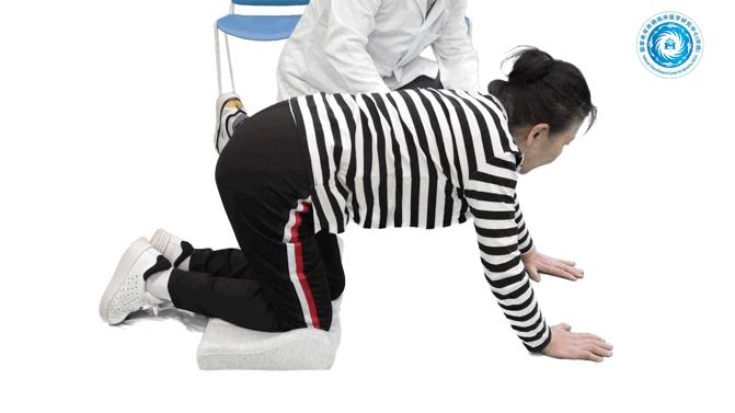 老年人摔倒路人怎么扶,老年人跌倒如何扶