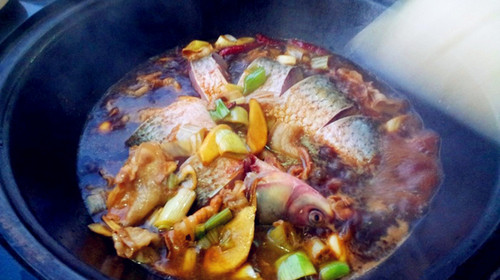 铁锅炖大鱼最正宗的做法,东北铁锅炖大鱼秘制酱料配方