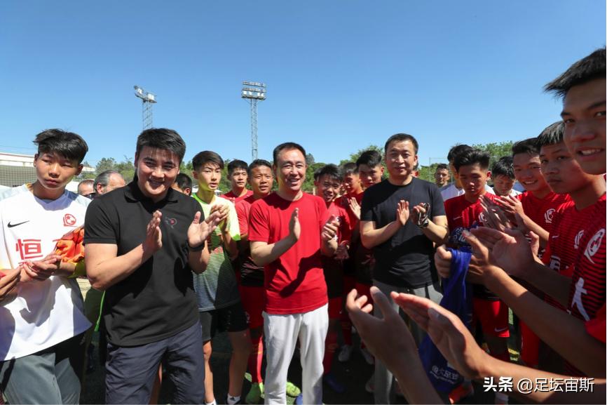 许家印张近东王健林,许家印与张近东一起出场视频