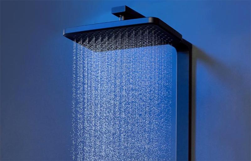 男孩买不起AJ被同学嘲笑，到处旅游看过世界就算见过世面了吗？