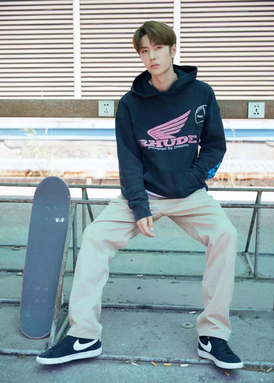 王一博李汶翰说悄悄话,李汶翰王一博一个团的吗