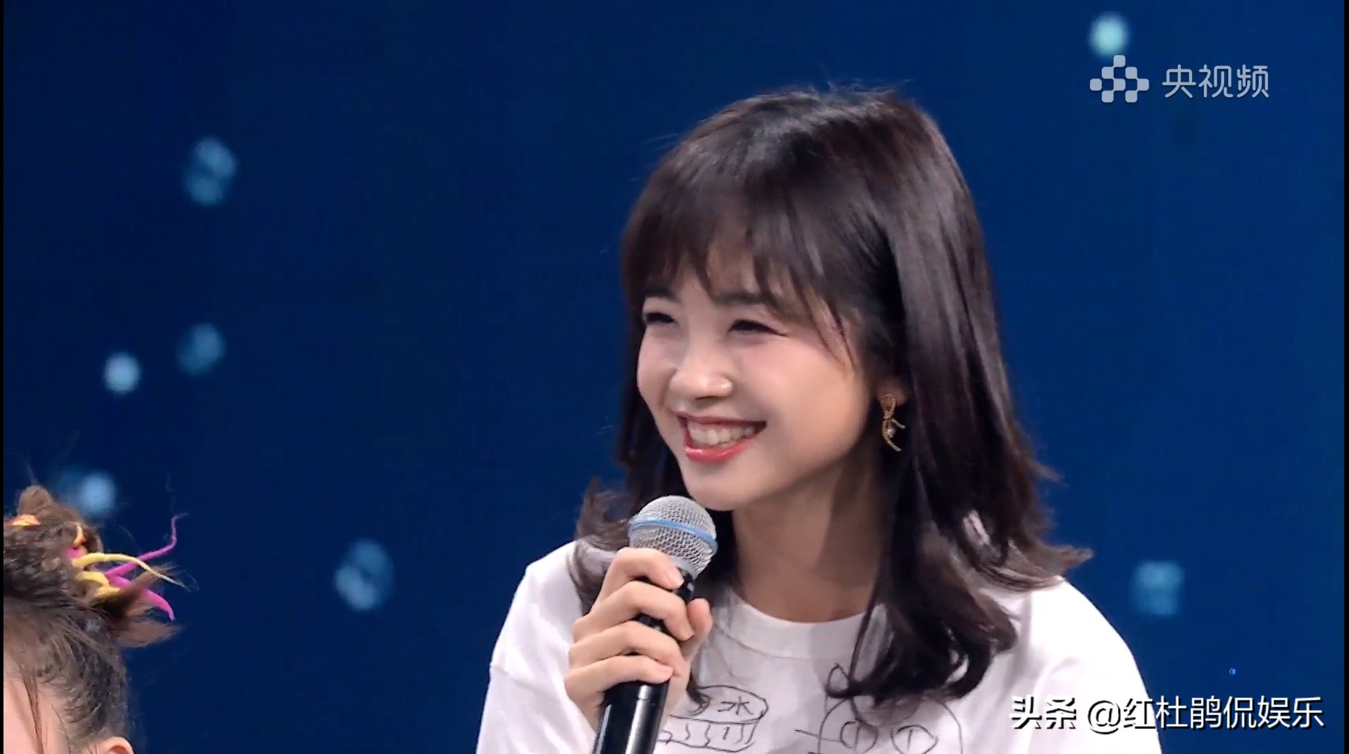 央视王冰冰个人资料简介,央视主持人跨界唱歌王冰冰