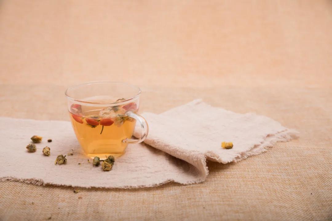 大家厨房|你的眼睛超负荷工作了吗？试试这款经典的明目养肝茶吧