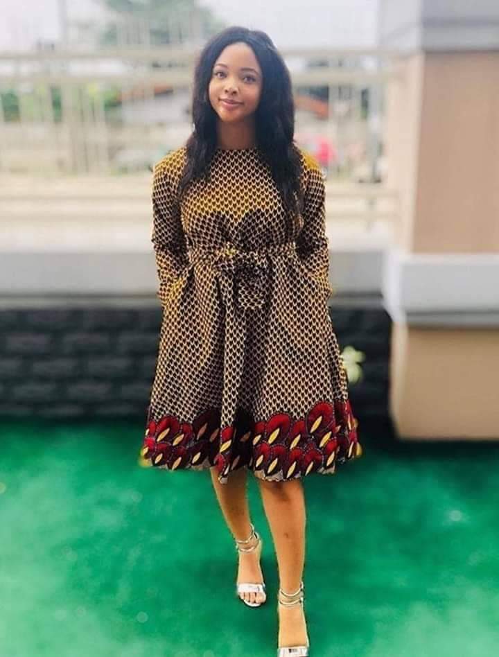 看衣识人-非洲传统蜡染布服装承载的历史文化和意义