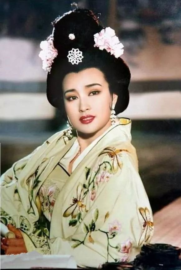 武则天：被做皇帝耽误的女诗人，在李世民不喜欢的12年里自学成才