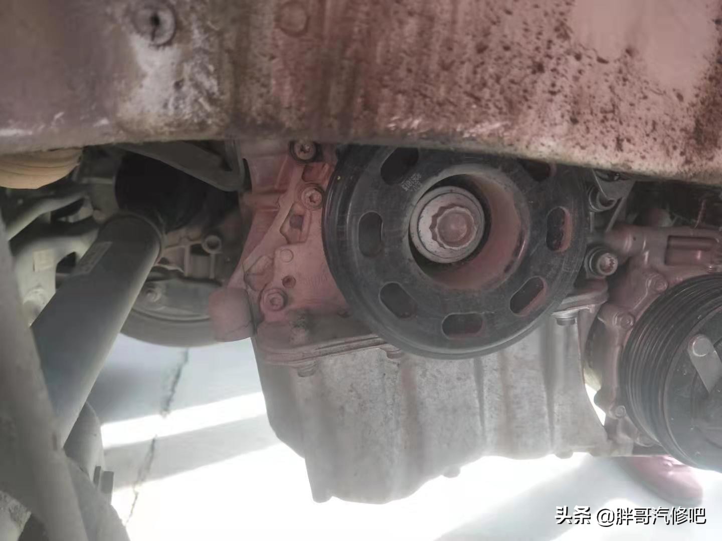 大众ea211发动机正时皮带更换时间,大众ea211发动机1.6涨紧轮