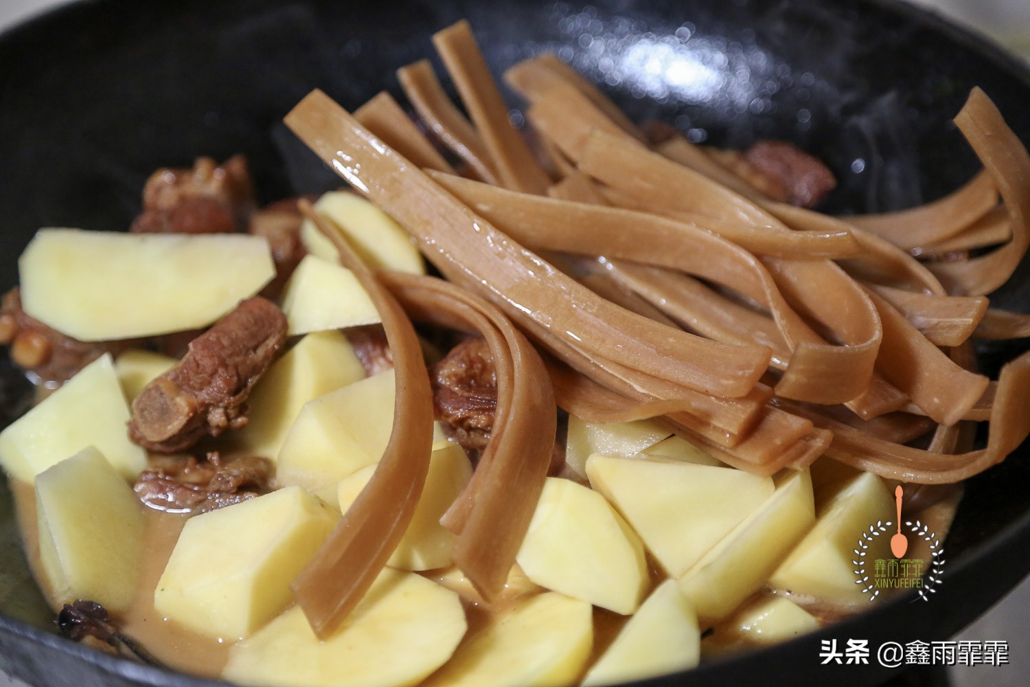 排骨焯水后肉又硬又柴,排骨焯水口感变硬