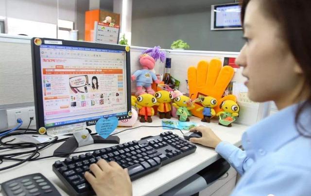 拼多多上9.9元买苹果手机是真的吗,淘宝手机和拼多多手机哪个可信