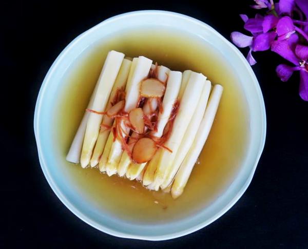 芦笋黑色和紫色哪个好吃,紫色芦笋和青色芦笋有区别