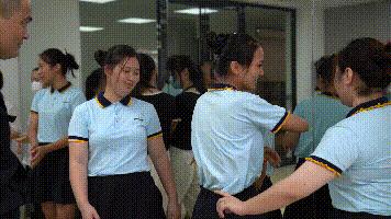 阔口社区“*党**建+”邻里中心，荔警蜀黍教你女子防身术！