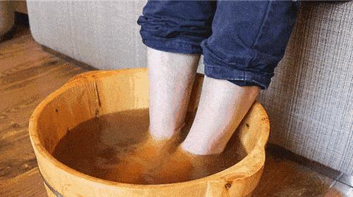 教你一招一次根治水泡脚气,脚气可以用醋和小苏打一起泡脚吗