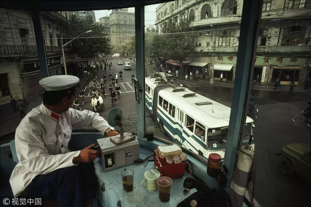 70张照片合集视频,70年衣食住行对比图