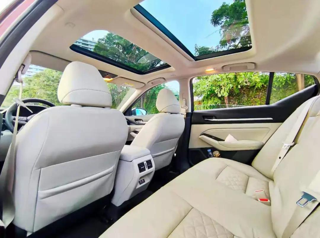 移动大沙发日产天籁,移动大沙发日产天籁2.0舒适版