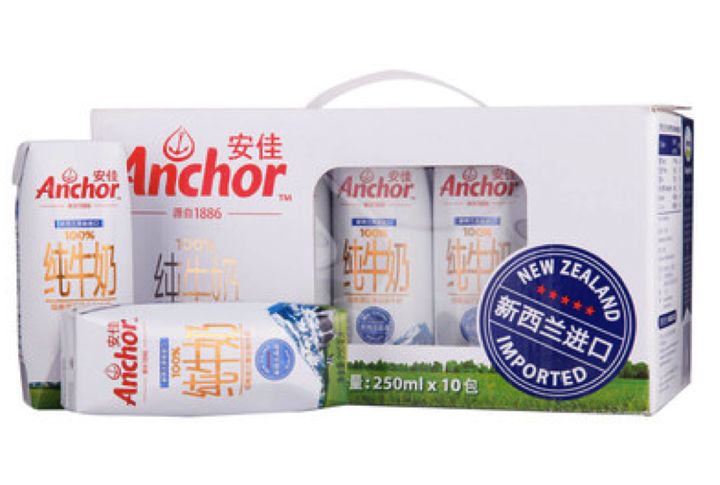 旺仔牛奶和纯牛奶哪个营养高,伊利臻浓牛奶和纯牛奶的营养表