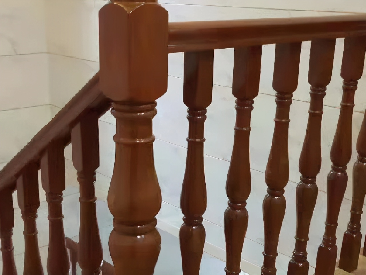 如何选木质楼梯,室内楼梯选购全攻略