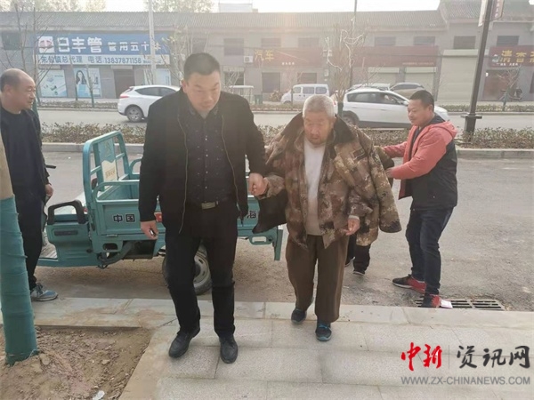 朱仙镇柏林家纺店慰问敬老院浓浓关怀温暖老人心