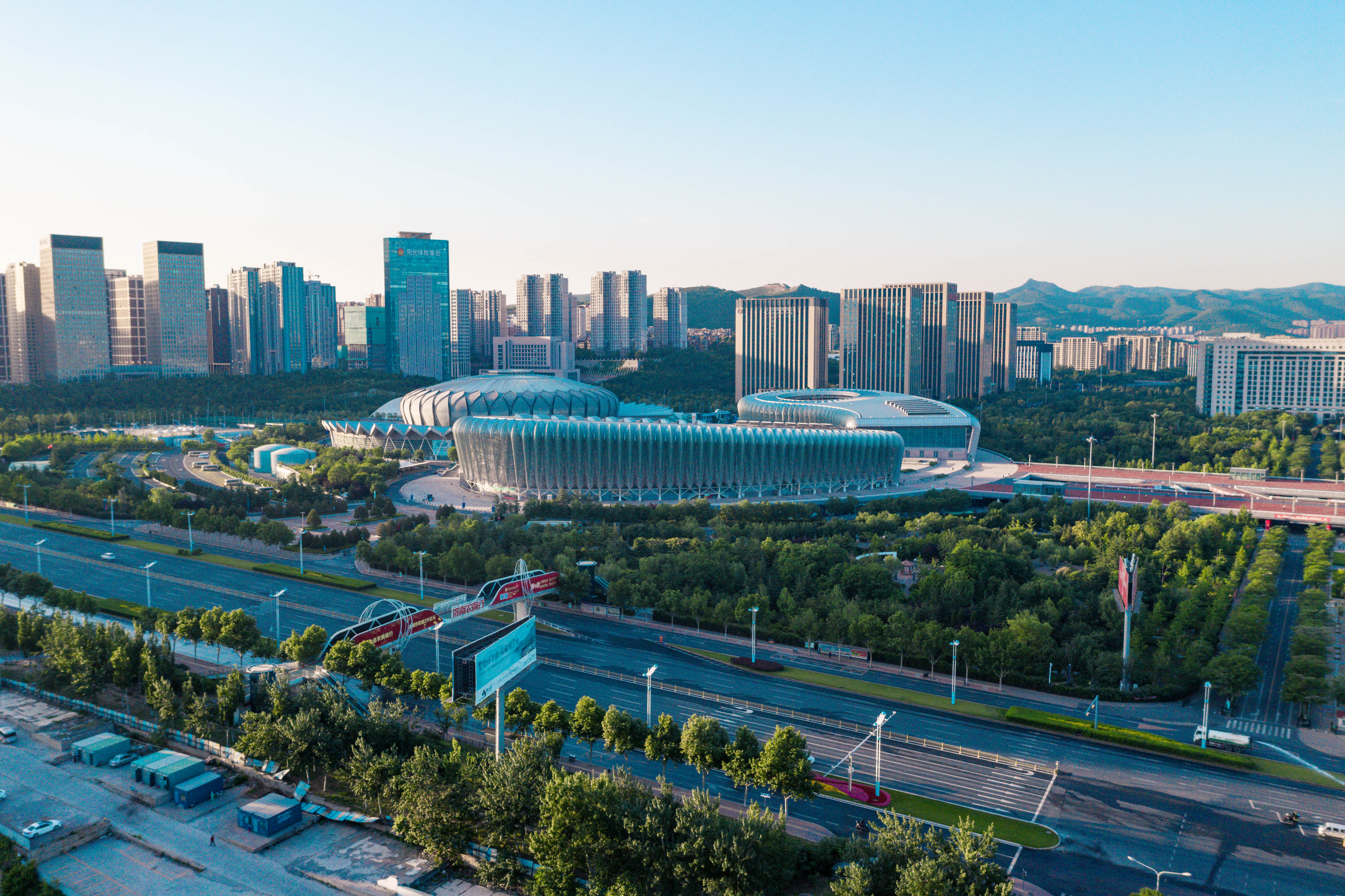 想留在济南这个城市,毕业了就留在济南吧