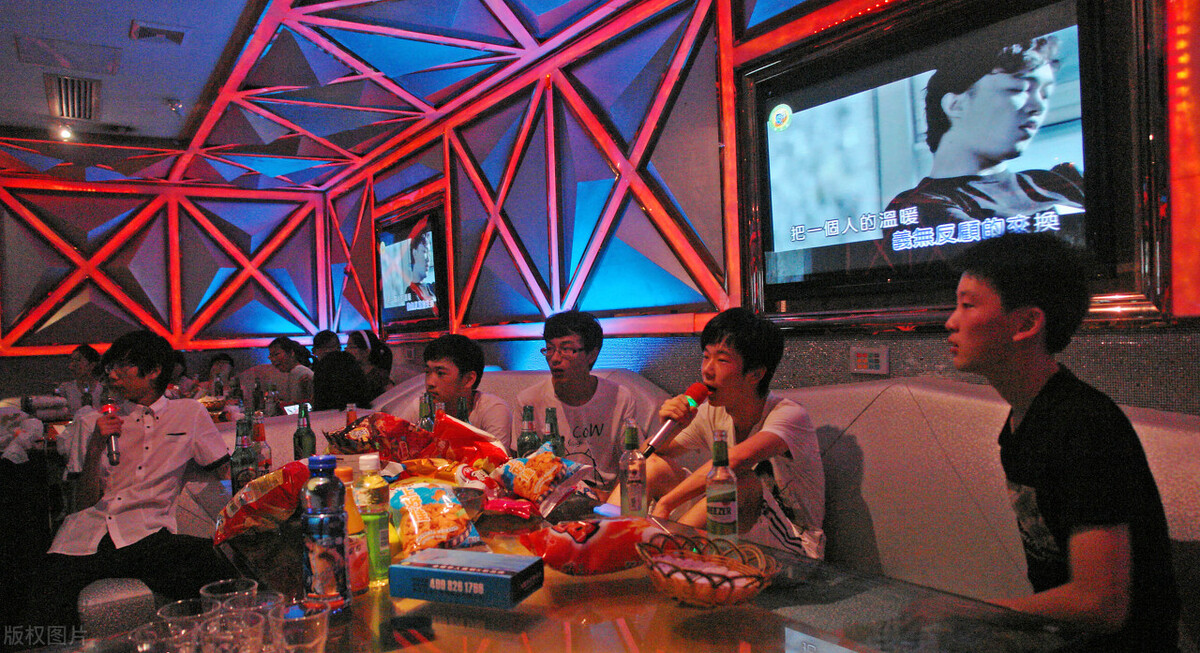 ktv啤酒亏钱卖的商业模式,酒吧啤酒免费喝的盈利模式