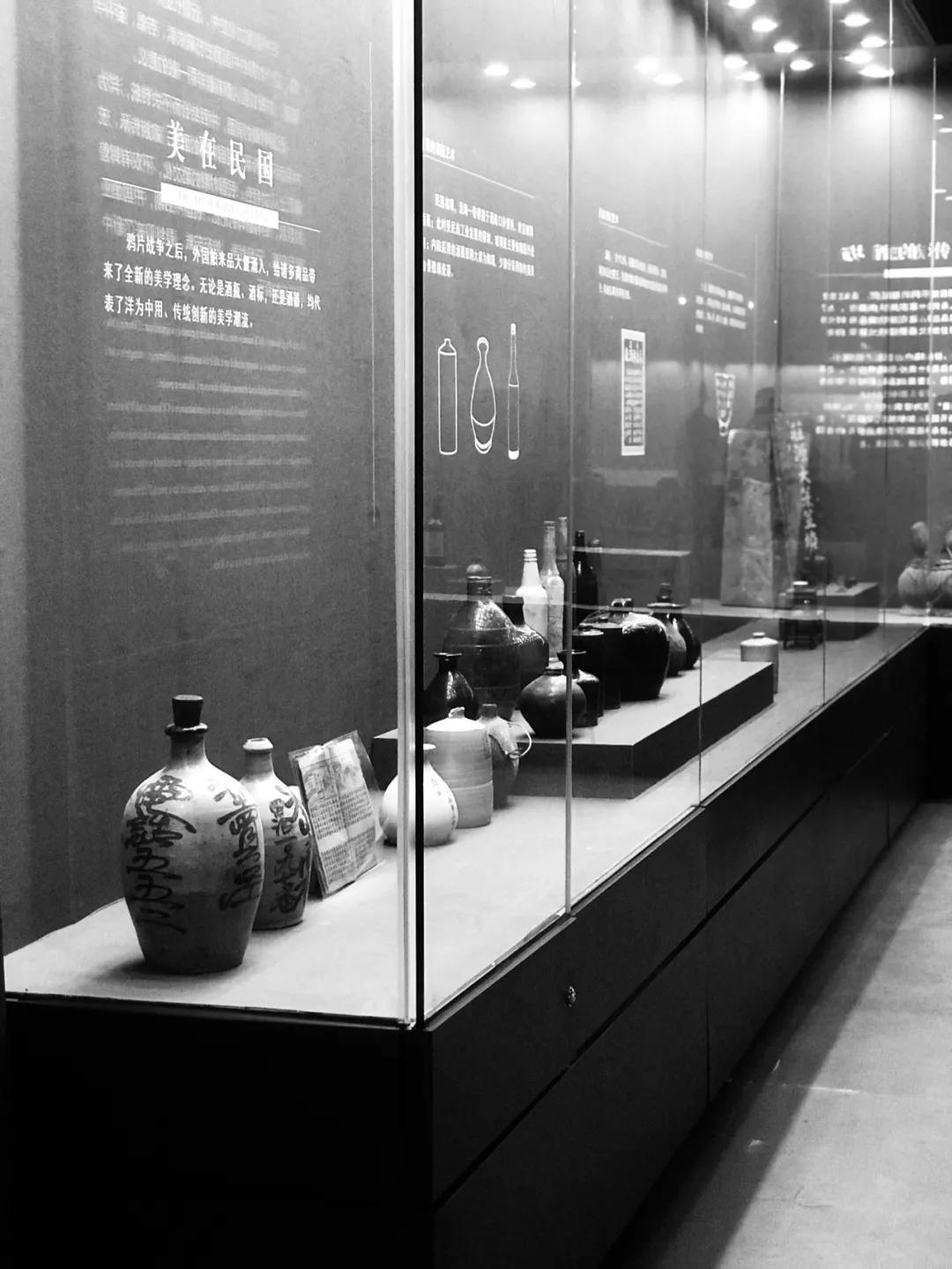 他们收老酒,卖老酒,喝老酒,他们是一帮疯狂“老酒人”